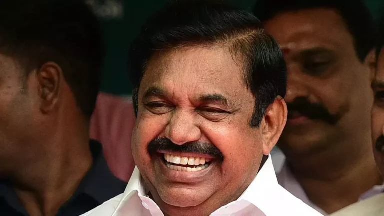 எடப்பாடியின் சிரிப்பு துரோகத்தின் சிரிப்பு - முன்னாள் அதிமுக எம்.எல்.ஏ