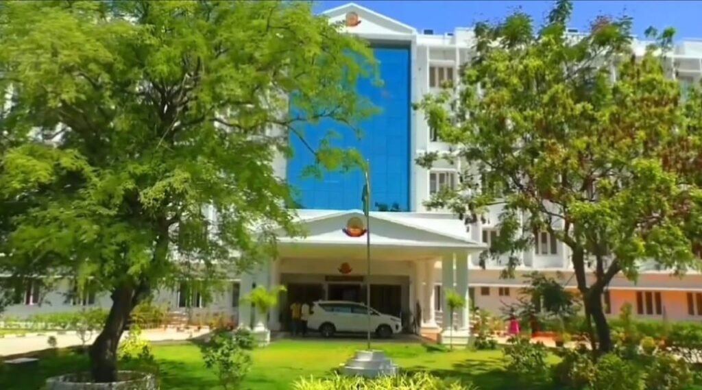 ஆவடியில் நகை கொள்ளை சம்பவத்தில் மேலும் ஒரு குற்றவாளி கைது - காவல் ஆணையர் சங்கர் பேட்டி
