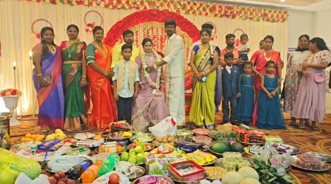 ஆவடி அருகே மாட்டு வண்டியில் சீர்வரிசை - கெத்து காட்டிய தாய்மாமன்