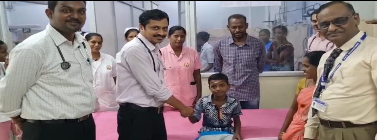 பாம்பு கடித்து கோமா நிலைக்கு சென்ற சிறுவனை காப்பாற்றிய மருத்துவர்கள்