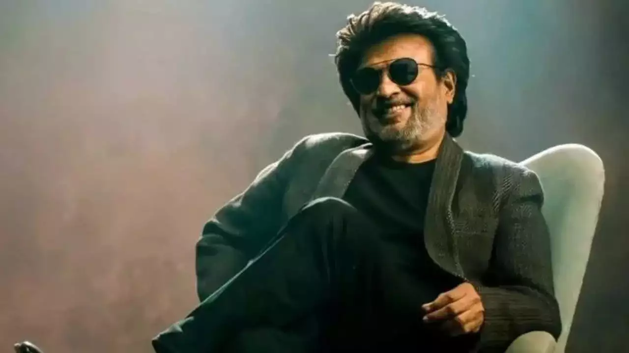 
ரஜினிகாந்திடம்  நட்சத்திர கலை விழாவிற்காக ஆலோசனை
