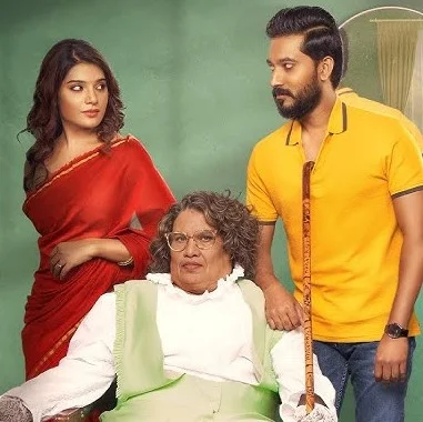 பெண் வேடத்தில் - யோகி பாபு