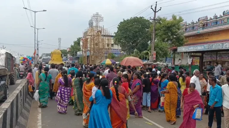 ஆவடி அருகே ஆஞ்சநேயர் ஆலயத்திற்கு திருப்பதி திருக்குடை வருகை – பக்தர்கள் சாமி தரிசனம்.