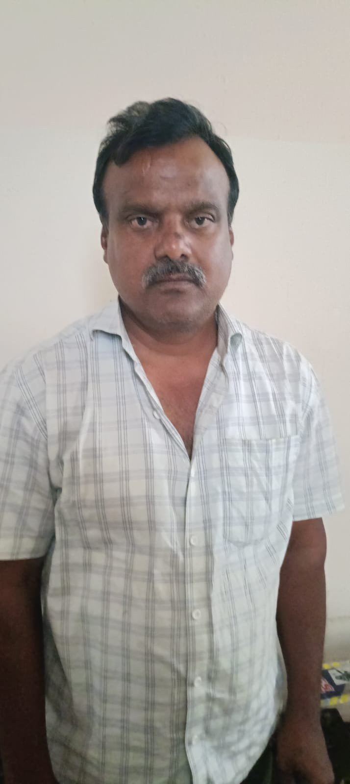 வேலுா் மாவட்டம் : மாணவிகளிடம் பாலியல் தொல்லை – தலைமை ஆசிரியா் கைது.