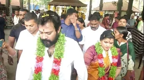  சர்ச்சைக்கு இடையே 250 கோடி சொத்து மதிப்புள்ள பாலா திருமணம்!