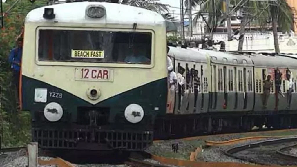 காந்தி ஜெயந்தி விடுமுறை : ஞாயிறு அட்டவணைப்படி ரயில்கள் இயக்கம்