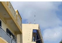 கோலார் மாவட்டம் பங்கராபேட் பகுதியில் 2 மாடி கட்டிடம் சரிந்து விழும் பரபரப்பு காட்சி.