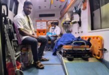 நள்ளிரவில் ஆம்புலன்ஸ் பெண்ணுக்கு பிரசவம்.. தாய்-சேய் நலமுடன் மருத்துவமனையில் அனுமதி.